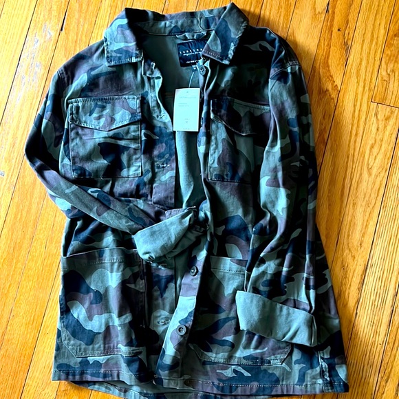 FLASH SALE NWT Sanctuary army, print jacket - Picture 2 of 11